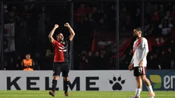 Con un gol de Wanchope repleto de polémica, Colón le ganó a River en Santa Fe