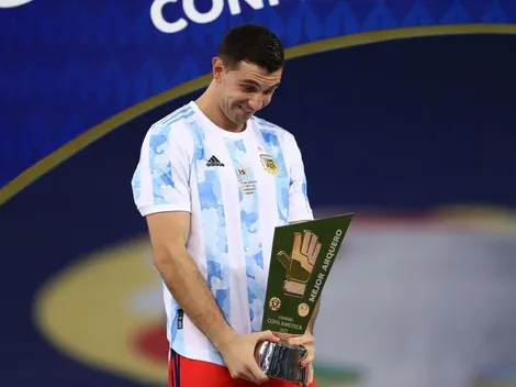 Dibu Martínez confesó el motivo de su particular festejo tras atajarle el penal a Yerry Mina