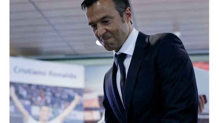 Jorge Mendes aterrizó en Barcelona: ¿Se define el futuro de una figura de la Selección Argentina?