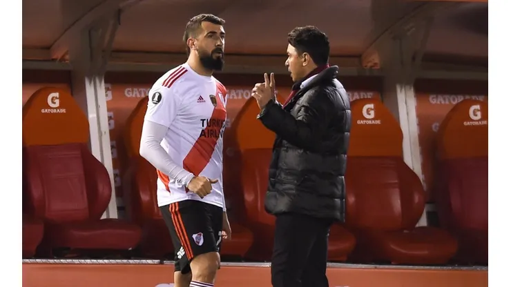 A Pratto le consultaron por la falta de delanteros en el River de Gallardo.