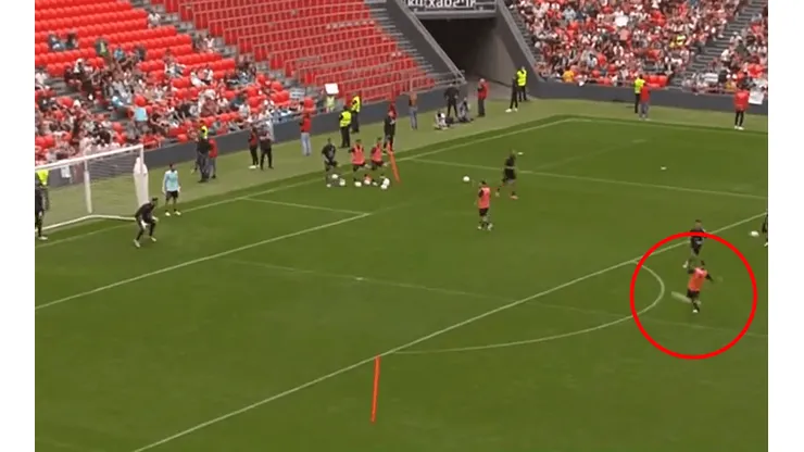 Otamendi y un golazo en la práctica.