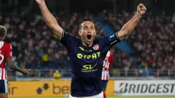 Triunfo de Unión, puño apretado en River.