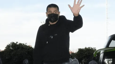 Riquelme busca vender a un jugador de Boca.