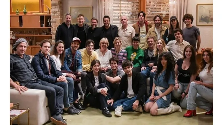 Argentina, Tierra de Amor y Venganza 2: el elenco grabando la tira.