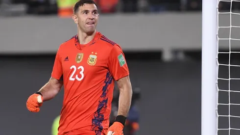 Gerrard confirmó que Dibu Martínez está lesionado.