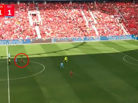 VIDEO | Palacios metió un gol de mitad de cancha en Alemania