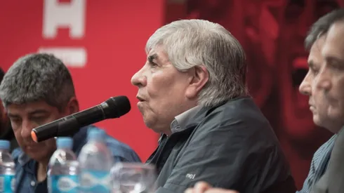 Hugo Moyano podría renunciar a su cargo en Independiente.