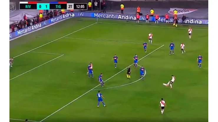 VIDEO | Enzo Fernández sacudió desde afuera y la clavó en el ángulo para el empate de River