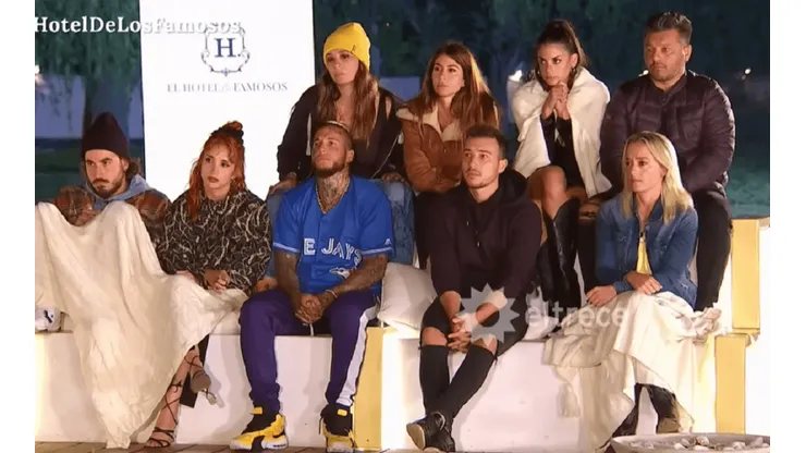 Los participantes de "El Hotel de los Famosos" luego de la eliminación de Walter tuvieron una charla con el Chino Leunis.