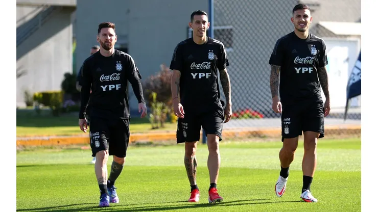 "Alguna que otra foto...": la desopilante frase de Paredes sobre las cábalas de la Selección