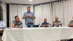 "Como buen cabulero": la insólita confesión del presidente de Defensa por la polémica de los horarios