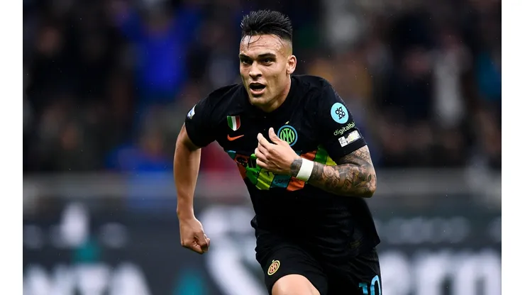 Lautaro Martinez of FC Internazionale celebrates after