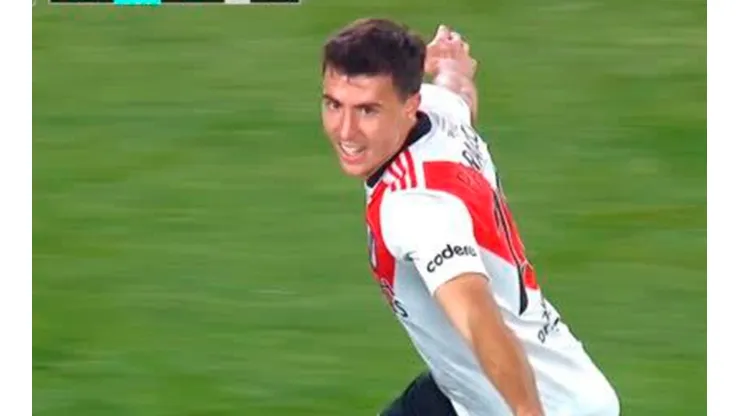 VIDEO | No fue mano y metió un golazo: Paradela abrió el marcador para River