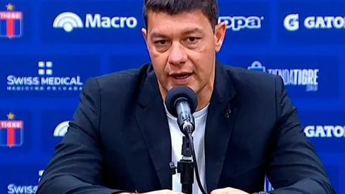 Atención, Boca: Battaglia confirmó el motivo por el que Izquierdoz no jugó ante Tigre y ¿se pierde lo que viene?