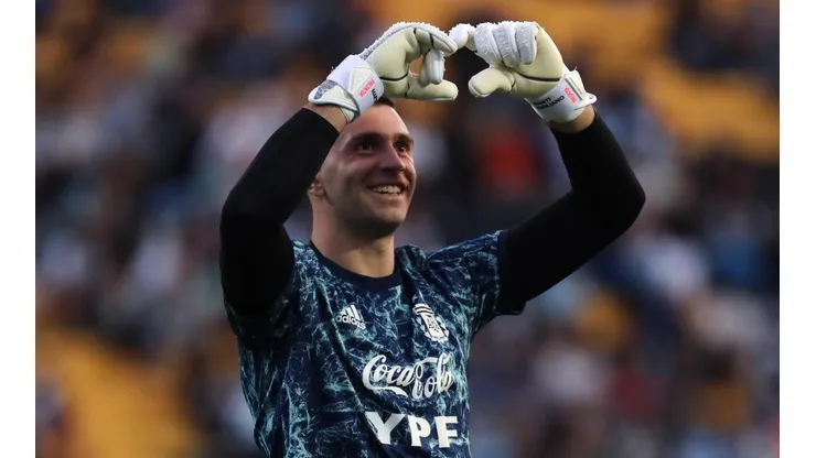 Dibu Martínez reveló con quién comparte concentración en la Selección.