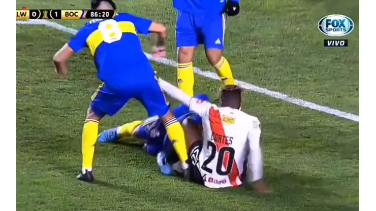 VIDEO | Un jugador de Always Ready perdió la cabeza y le empezó a pegar a todos