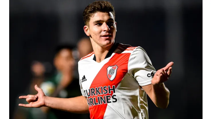 Julián Álvarez sigue on-fire y convirtió otro hat-trick (Foto: Getty).