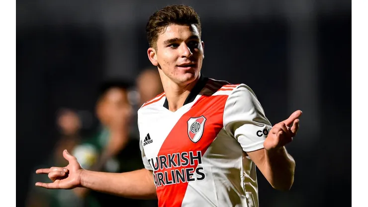 El delantero de la Selección Argentina sumó un nuevo triplete en el club.