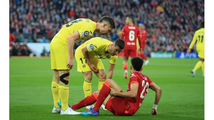 ¿Se fueron a buscar? El encontronazo entre Foyth y Luis Díaz.