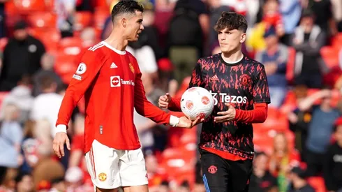 La decisión de Garnacho en redes tras la polémica foto con Cristiano Ronaldo