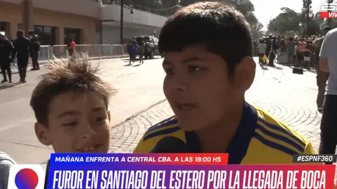 Ganen por él: un nene burló a la seguridad para conseguir que los jugadores de Boca le firmen la camiseta