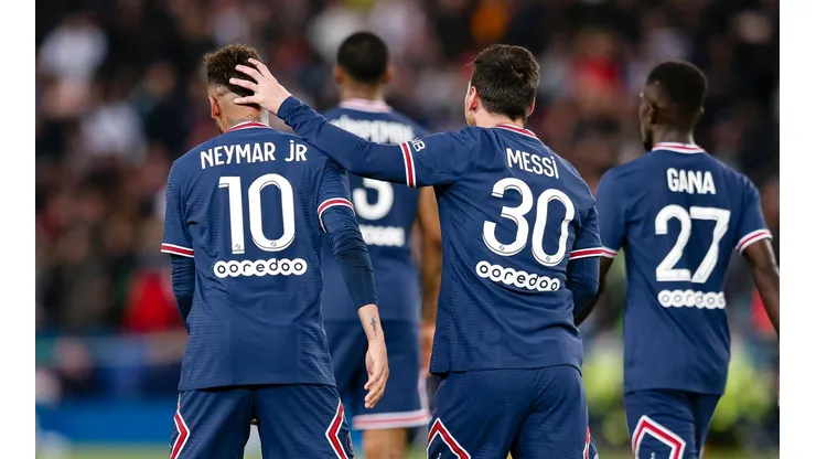 La foto que subió Neymar con Messi en pleno festejo intimo del PSG.