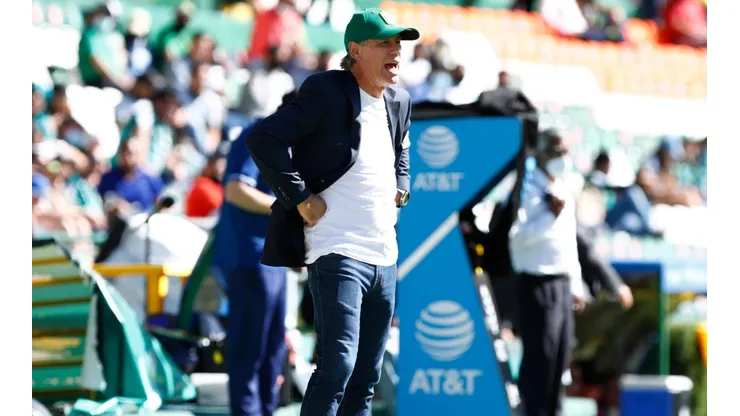 El DT que hoy dejó su cargo y los hinchas de Boca ya lo piden para reemplazar a Battaglia