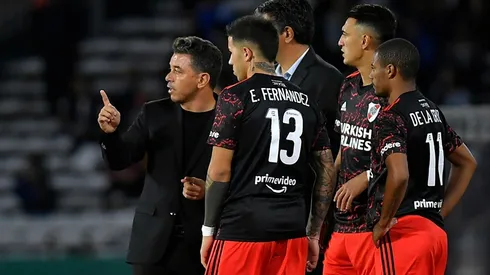 A Gallardo no le gustó nada y movió el banco