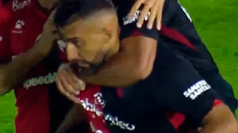 ¿Había foul? El VAR evitó la ley del ex y le anuló un gol a Wanchope Ábila frente a Huracán