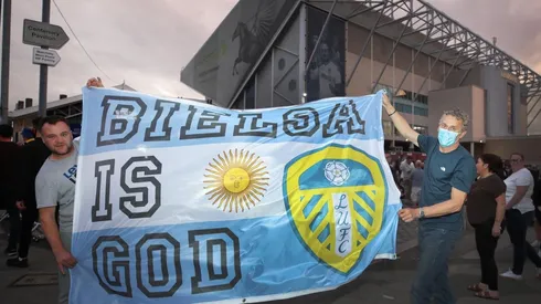 En inesperado gesto a domicilio de los hinchas de Leeds para Bielsa.