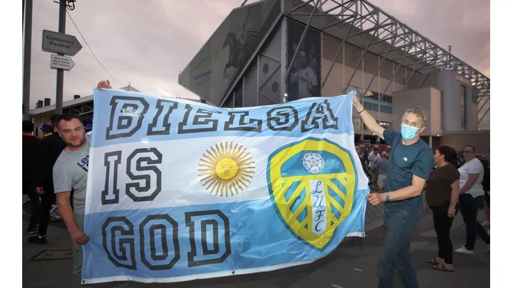 En inesperado gesto a domicilio de los hinchas de Leeds para Bielsa.