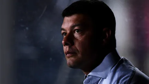 Battaglia explicó por qué probó con Rolón como defensor central