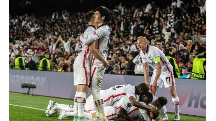 Eintraich Frankfurt y un inesperado cruce con un club argentino en Twitter.