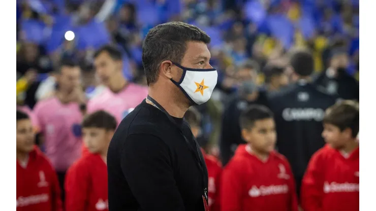Battaglia, preocupado con el parte médico de Boca.