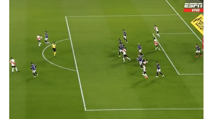 VIDEO | Golazo 'a lo Trezeguet' de De La Cruz para el 2 a 0 de River