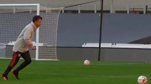 VIDEO | ¿Estará para jugar un ratito? Gallardo la rompió en la práctica de River