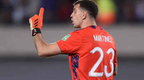 Un dirigente, en desacuerdo con Dibu Martínez.