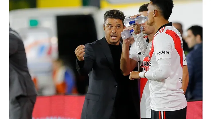 Juan Fernando Quintero y Enzo Pérez debieron ser reemplazados por precaución.