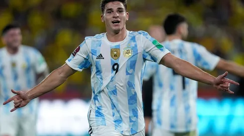 VIDEO | "El chico del momento": el golazo de Julián Álvarez que abrió la cuenta en Ecuador