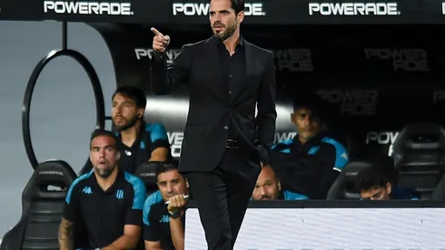 El paso de la crítica a los elogios masivos: el Racing de Gago y un dato que es la envidia de todos