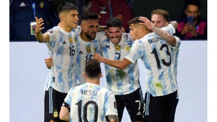 El jugador polifuncional que Scaloni ya ve en Qatar: ¿Qué le puede dar?
