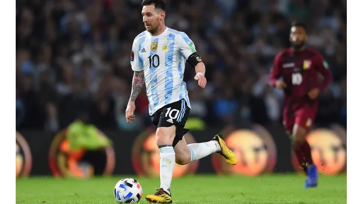 Un periodista del PSG le mandó un mensaje a Messi y en Twitter no lo perdonaron