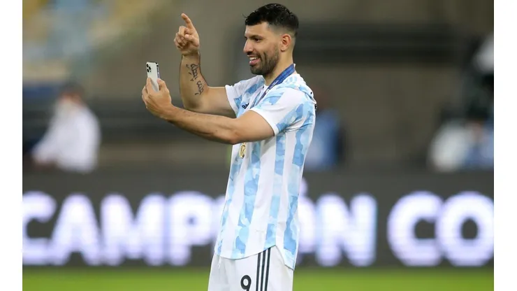 Los desopilantes tuits del Kun Agüero durante la goleada de Argentina a Venezuela
