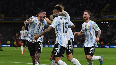 Todos los integrantes del podio de asistidores juegan en Europa.