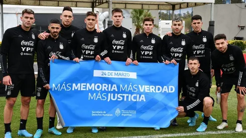 FOTO | La imagen del plantel de la Selección por el Día de la Memoria