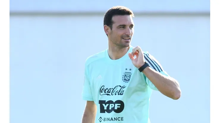 Scaloni, contundente sobre los silbidos a Messi en el PSG.