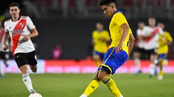 Pol Fernández y una sorpresiva confesión sobre jugar de 5 en Boca: "Miro mucho a..."