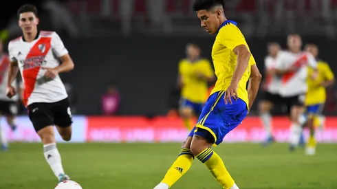 Pol Fernández y una sorpresiva confesión sobre jugar de 5 en Boca: "Miro mucho a..."