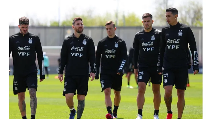 Las cábalas se respetan: la foto de Messi, Di María y Paredes que se volvió viral.