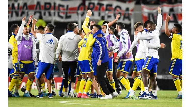 El jugador de Boca que cargó a River con una gallina en redes